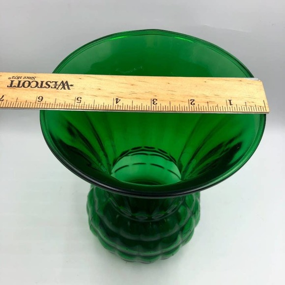 Vintage Emerald Green Glass Flower Vase - Picture 8 of 9